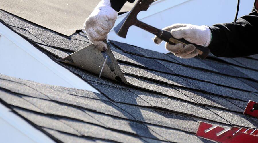 Professional gutter cleaning in Avalon, WI